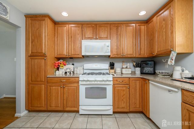 326 Harrison Avenue, Beverly, NJ 08010