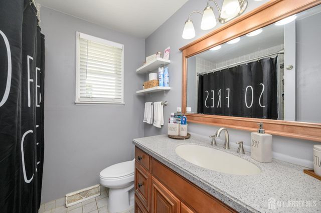 326 Harrison Avenue, Beverly, NJ 08010