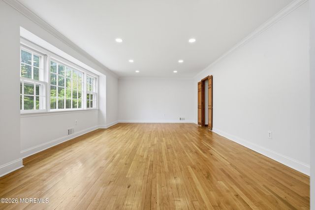 7 Oakland Road, Old Bridge, NJ 08857
