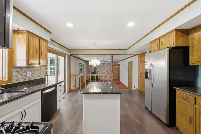 7 Oakland Road, Old Bridge, NJ 08857