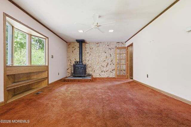 7 Oakland Road, Old Bridge, NJ 08857