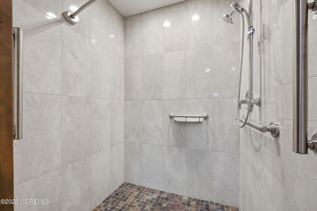 7 Oakland Road, Old Bridge, NJ 08857