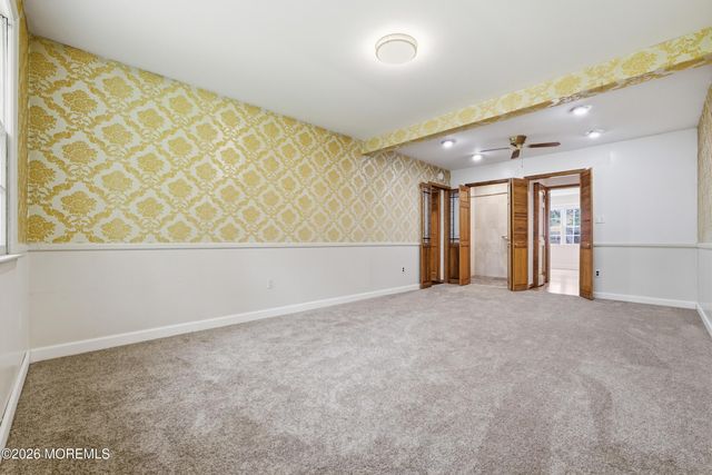 7 Oakland Road, Old Bridge, NJ 08857