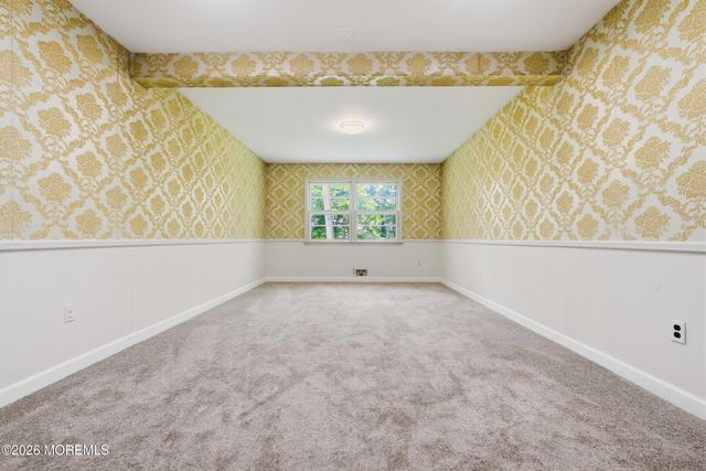 7 Oakland Road, Old Bridge, NJ 08857