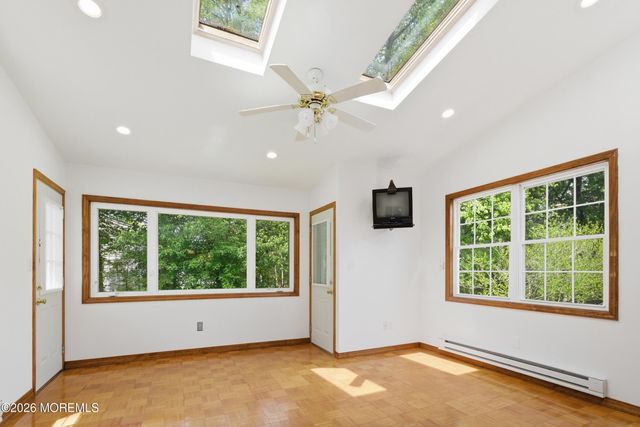 7 Oakland Road, Old Bridge, NJ 08857