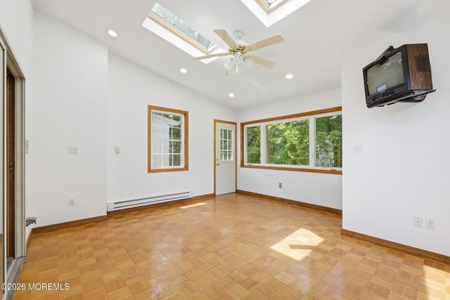 7 Oakland Road, Old Bridge, NJ 08857