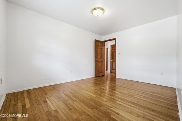 7 Oakland Road, Old Bridge, NJ 08857