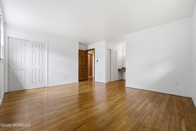 7 Oakland Road, Old Bridge, NJ 08857