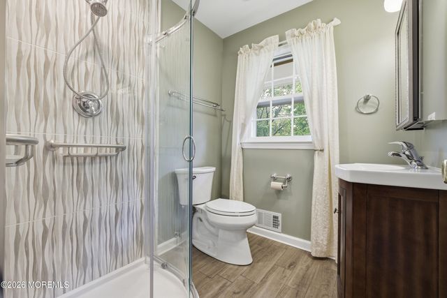 7 Oakland Road, Old Bridge, NJ 08857