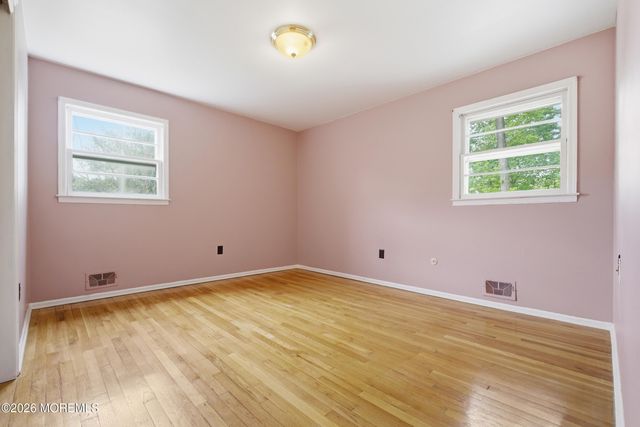 7 Oakland Road, Old Bridge, NJ 08857