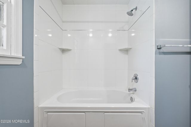 7 Oakland Road, Old Bridge, NJ 08857