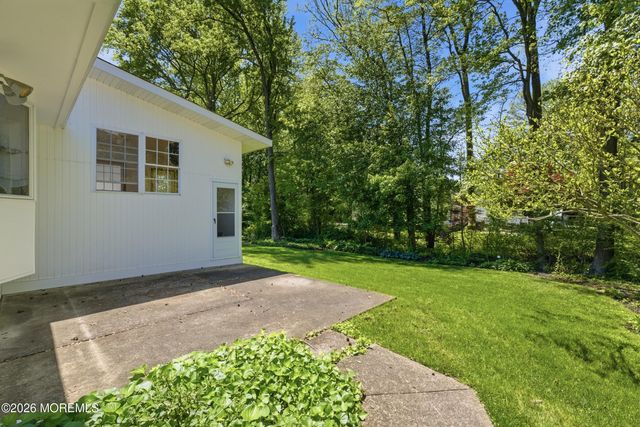 7 Oakland Road, Old Bridge, NJ 08857