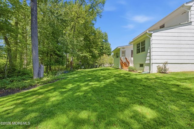 7 Oakland Road, Old Bridge, NJ 08857