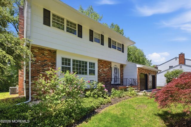 7 Oakland Road, Old Bridge, NJ 08857