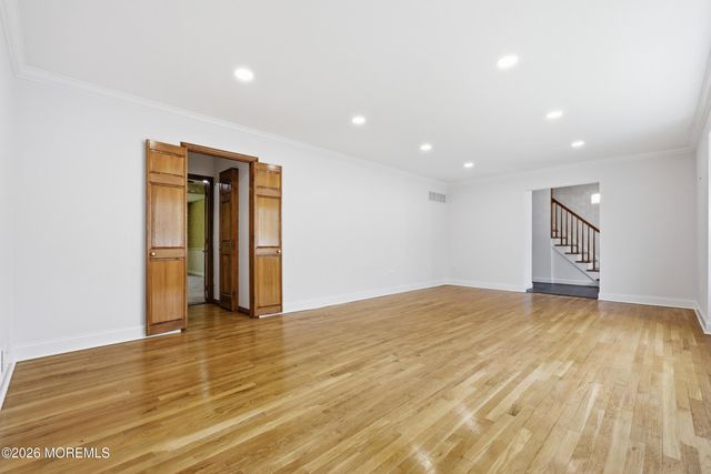 7 Oakland Road, Old Bridge, NJ 08857