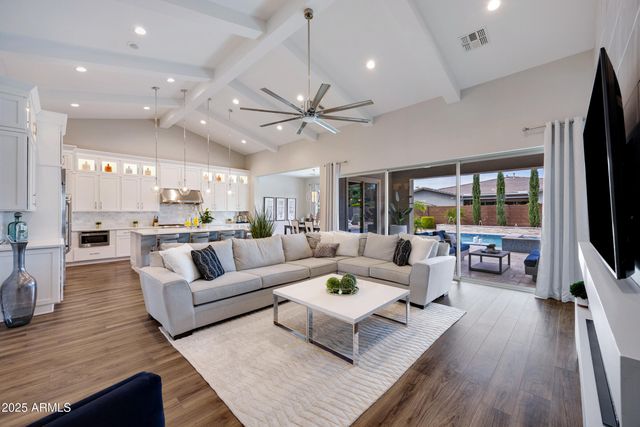 10420 E TRILLIUM Avenue, Mesa, AZ 85212