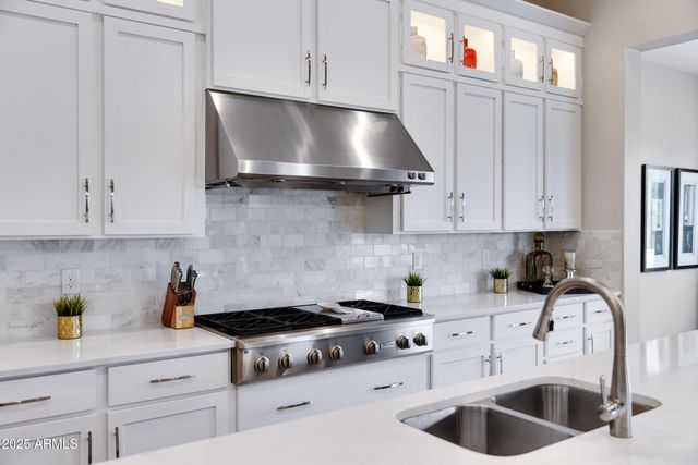 10420 E TRILLIUM Avenue, Mesa, AZ 85212