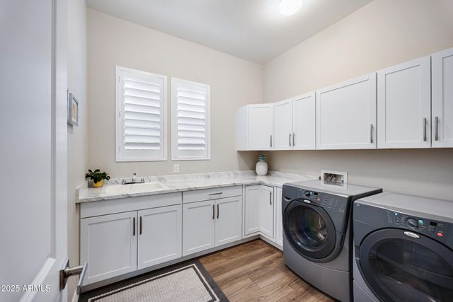 10420 E TRILLIUM Avenue, Mesa, AZ 85212