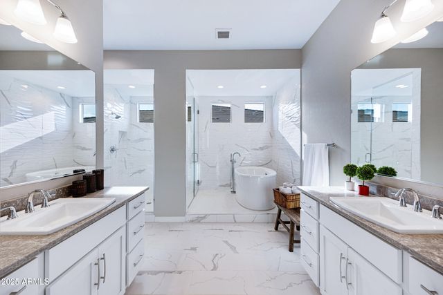 10420 E TRILLIUM Avenue, Mesa, AZ 85212