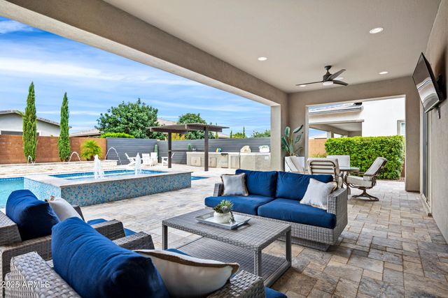 10420 E TRILLIUM Avenue, Mesa, AZ 85212