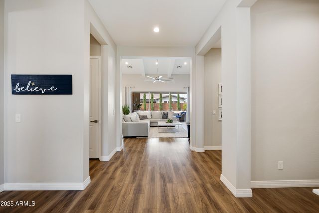 10420 E TRILLIUM Avenue, Mesa, AZ 85212