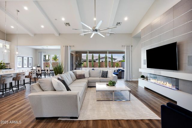 10420 E TRILLIUM Avenue, Mesa, AZ 85212