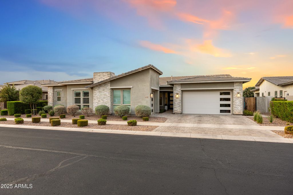 10420 E TRILLIUM Avenue, Mesa, AZ 85212