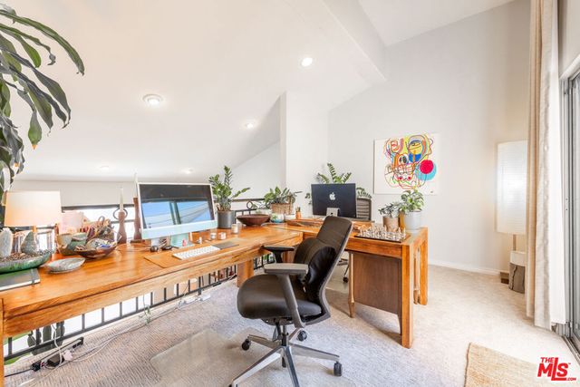 10924 Bloomfield Street 6, North Hollywood, CA 91602