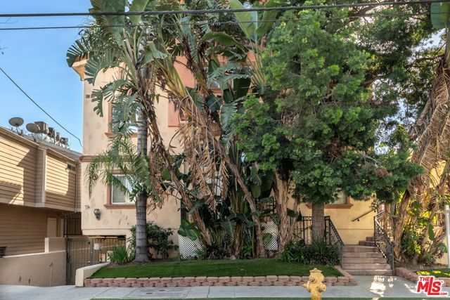 10924 Bloomfield Street 6, North Hollywood, CA 91602