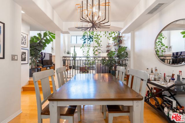 10924 Bloomfield Street 6, North Hollywood, CA 91602