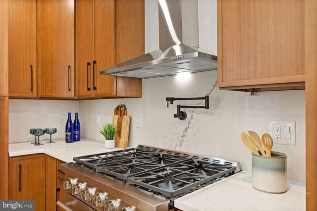 2308 CHRISTIAN ST, Philadelphia, PA 19146
