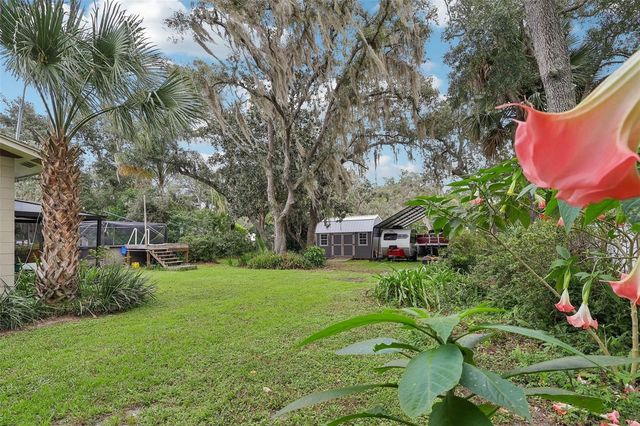 37350 OAK LANE, Umatilla, FL 32784