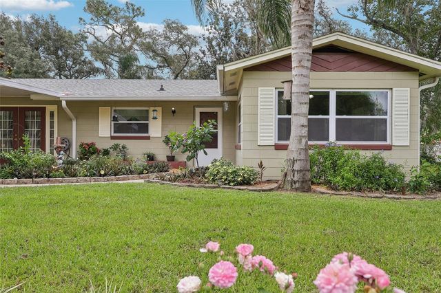 37350 OAK LANE, Umatilla, FL 32784