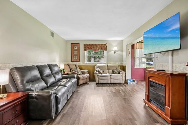 37350 OAK LANE, Umatilla, FL 32784