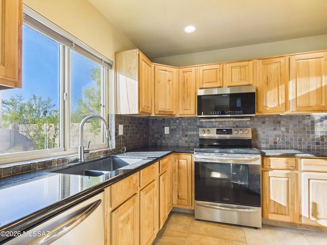9537 N Albatross Drive, Tucson, AZ 85742