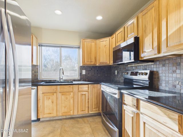 9537 N Albatross Drive, Tucson, AZ 85742