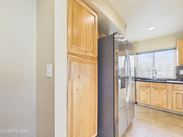 9537 N Albatross Drive, Tucson, AZ 85742