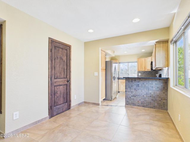 9537 N Albatross Drive, Tucson, AZ 85742
