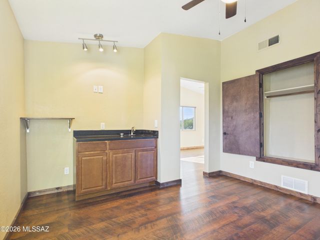 9537 N Albatross Drive, Tucson, AZ 85742