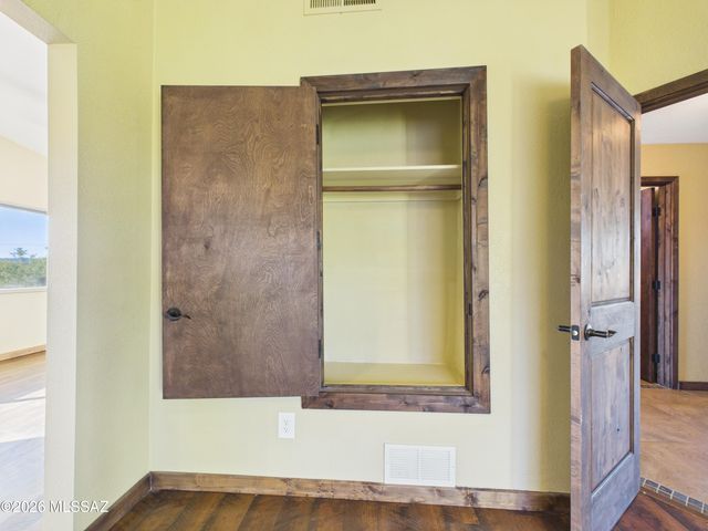 9537 N Albatross Drive, Tucson, AZ 85742