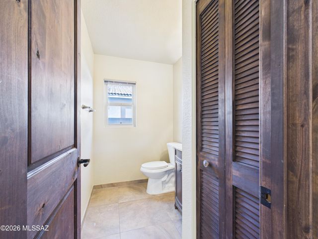 9537 N Albatross Drive, Tucson, AZ 85742