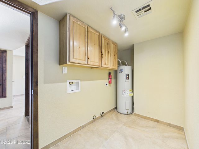 9537 N Albatross Drive, Tucson, AZ 85742