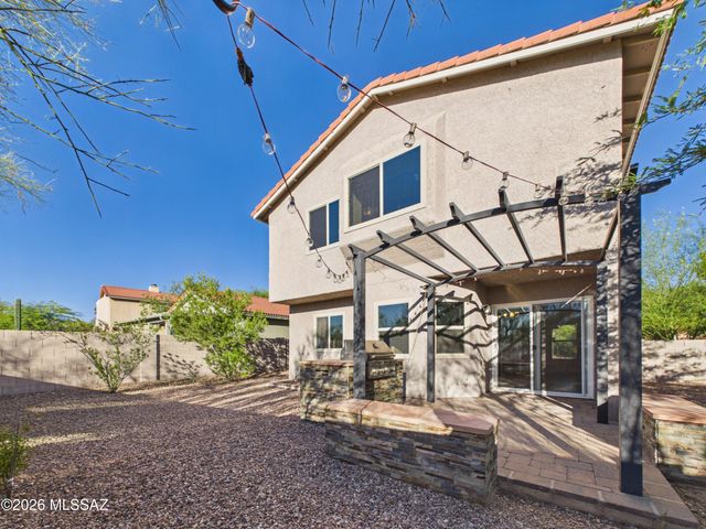 9537 N Albatross Drive, Tucson, AZ 85742