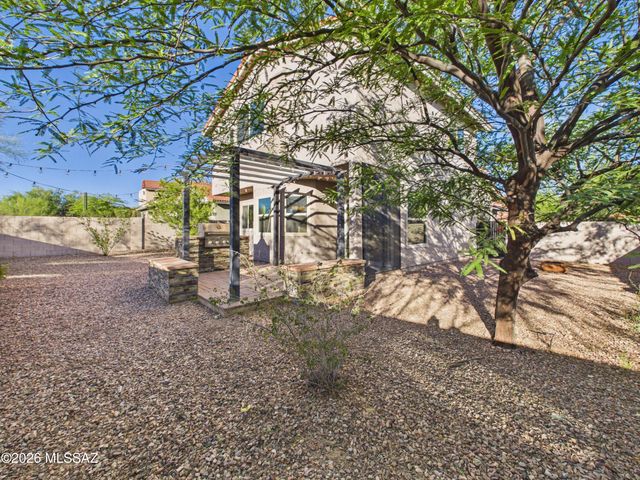 9537 N Albatross Drive, Tucson, AZ 85742