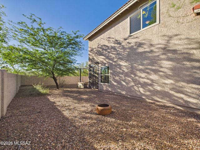 9537 N Albatross Drive, Tucson, AZ 85742