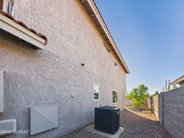 9537 N Albatross Drive, Tucson, AZ 85742