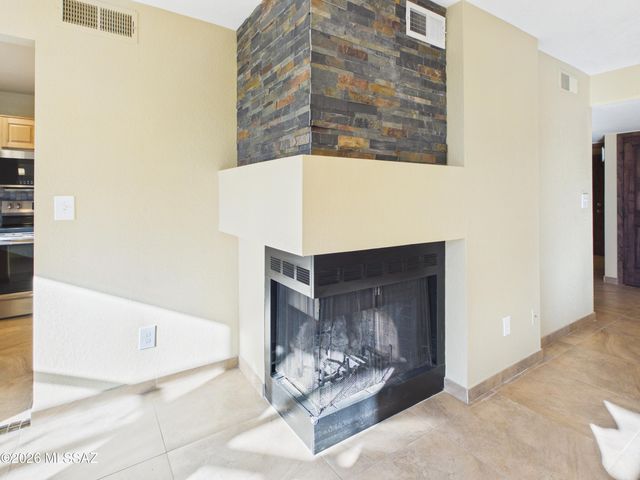 9537 N Albatross Drive, Tucson, AZ 85742