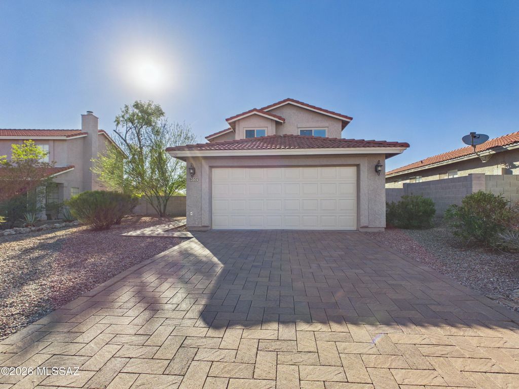 9537 N Albatross Drive, Tucson, AZ 85742