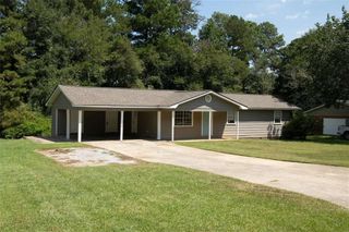 20 Woodland Drive, Carrollton, GA 30117