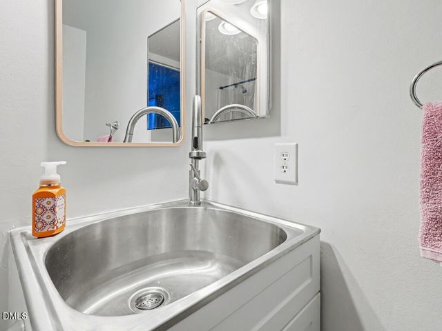 305 Westbrook Drive, Carrboro, NC 27510